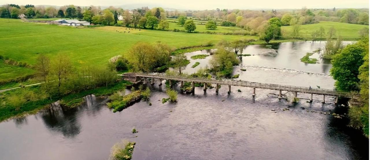 Kingfisher Lodge & Pub Castleconnell Екстериор снимка